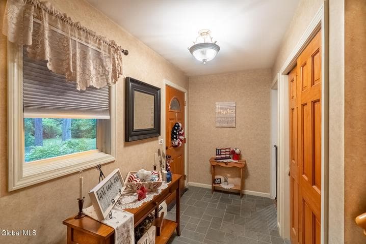 2 Acorn Grove, Clifton Park, NY, photo 4