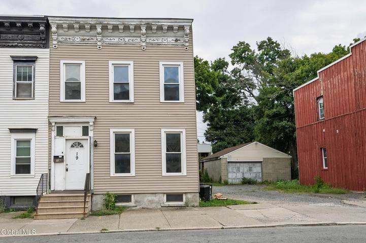 19 N Lake Avenue, Albany, NY, photo 2