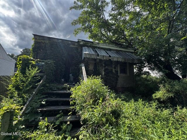 51 Slingerland Street, Albany, NY, photo 3