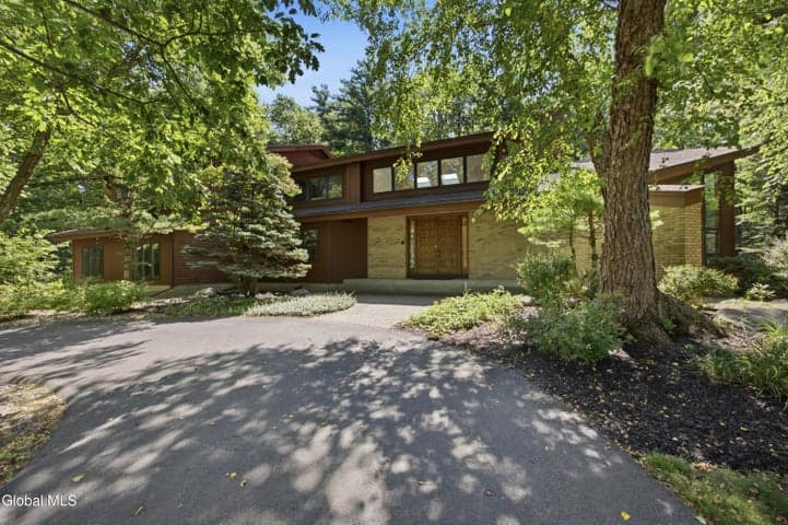 37 Covington Court, Niskayuna, NY
