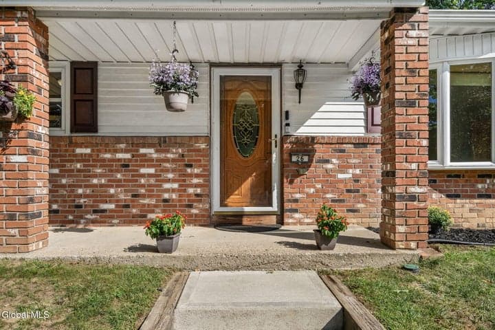 26 Appletree Lane, Clifton Park, NY, photo 4
