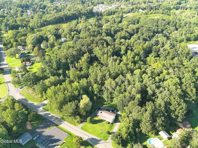 7 Woodin Road, Halfmoon, NY, photo 5