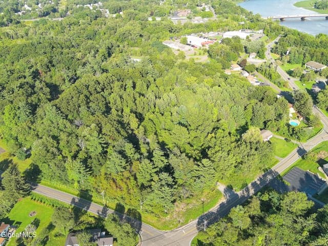 7 Woodin Road, Halfmoon, NY