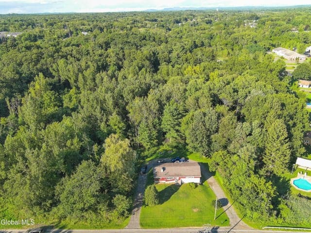 7 Woodin Road, Halfmoon, NY, photo 3