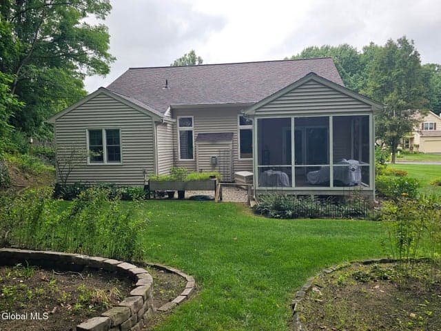 7 Cassidy Drive, Saratoga Springs, NY, photo 4