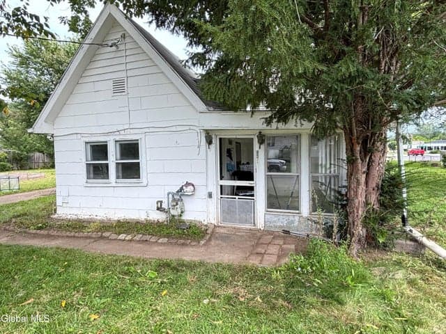 129 Main Avenue, North Greenbush, NY, photo 3