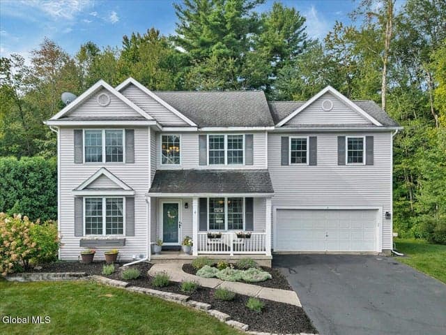 4 Clearwater Court, Halfmoon, NY, photo 1