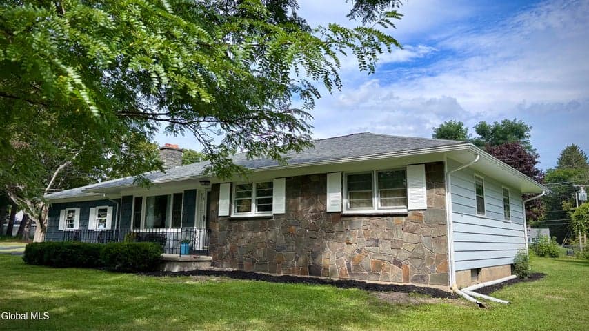 6 Nicholas Avenue, Glenville, NY, photo 2
