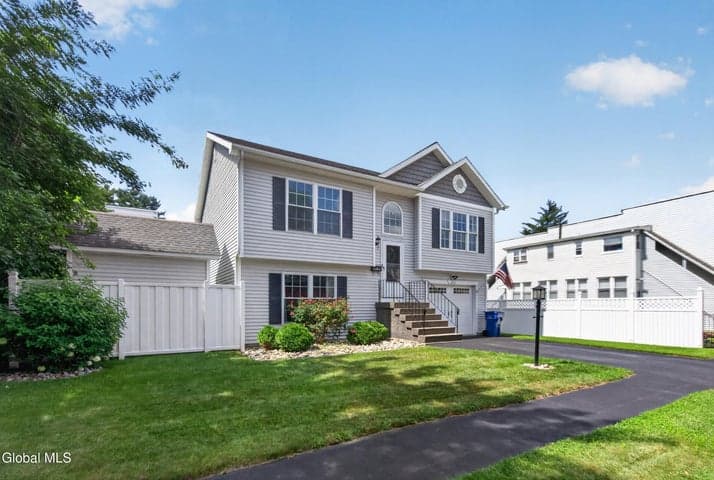 2513 Callahan Avenue, Watervliet, NY, photo 3