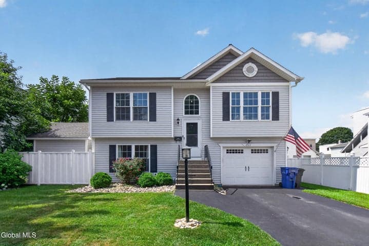 2513 Callahan Avenue, Watervliet, NY, photo 1