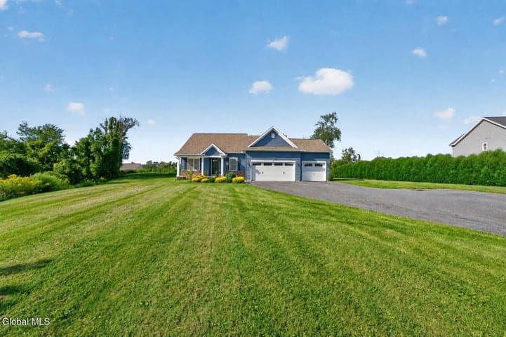 72 Somerset Drive, Mechanicville, NY