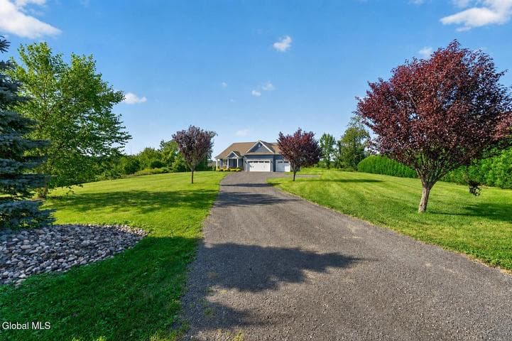 72 Somerset Drive, Mechanicville, NY, photo 2
