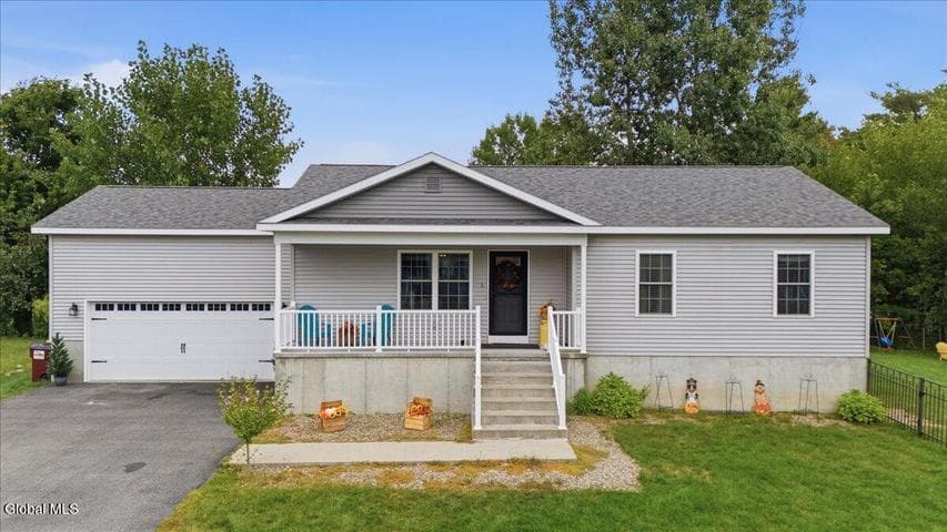 1 Bianca Drive, Corinth, NY, photo 2