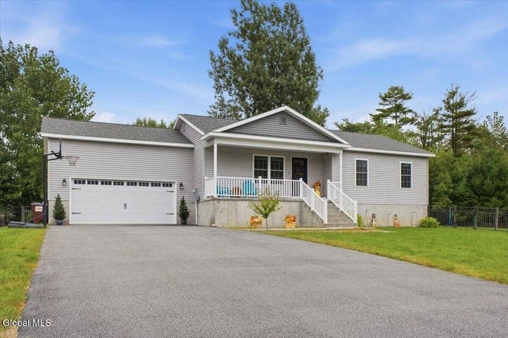 1 Bianca Drive, Corinth, NY, photo 1