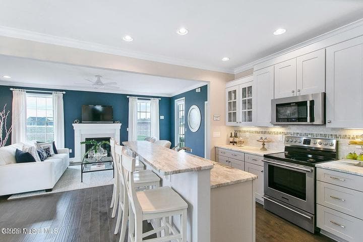 8 Katharine Court, Ballston, NY, photo 4