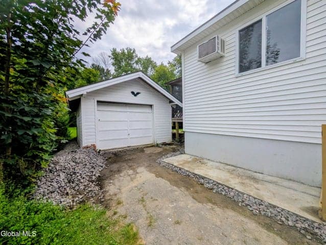 32-34 Champlain Avenue, Whitehall, NY, photo 3