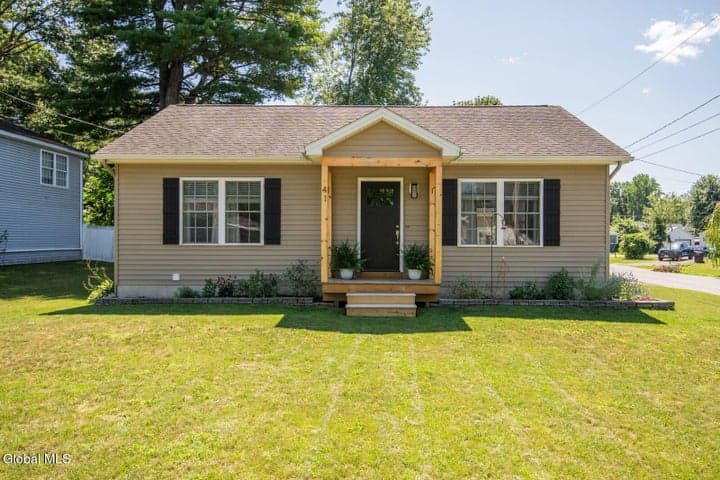 41 E Beacon Street, Glens Falls, NY