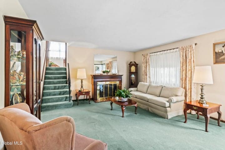 1046 Gates Drive, Schenectady, NY, photo 5