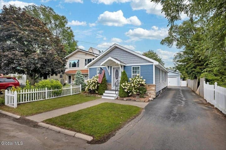 2872 Guilderland Avenue, Rotterdam, NY, photo 2