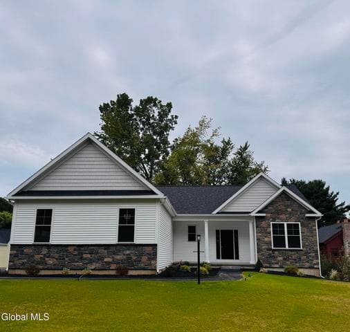 103 Maxwell Road, Latham, NY