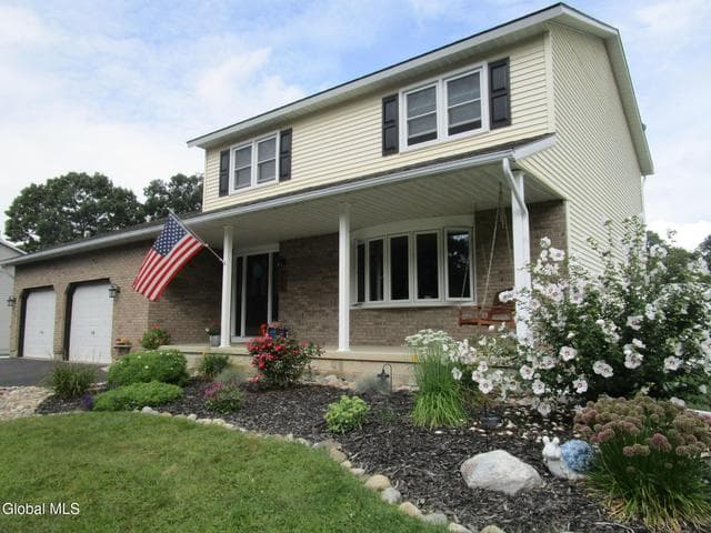 300 Debbie Drive, Schenectady, NY, photo 2