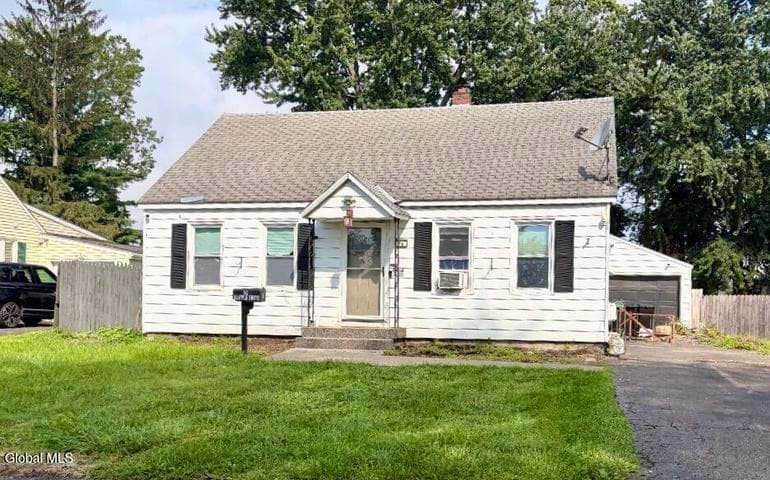 16 Rapple Drive, Colonie, NY