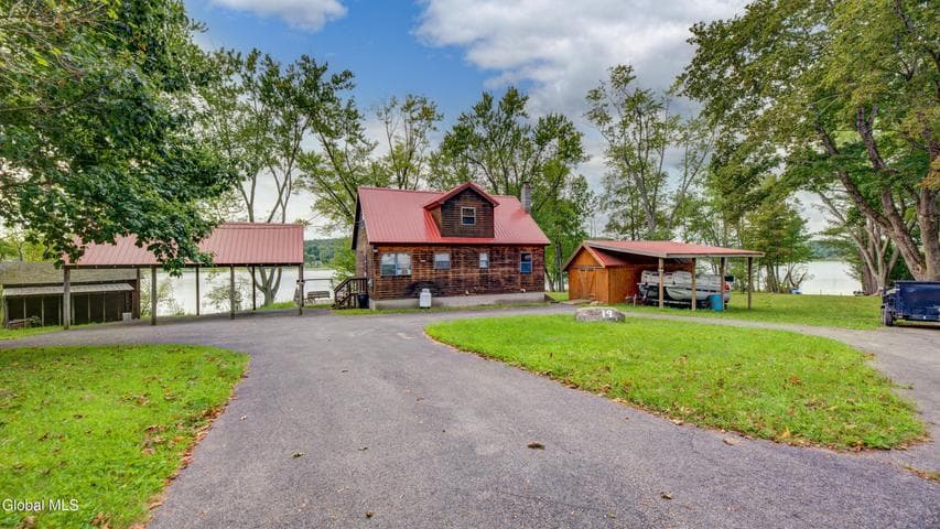 19 Curtain Avenue, Mayfield, NY, photo 1