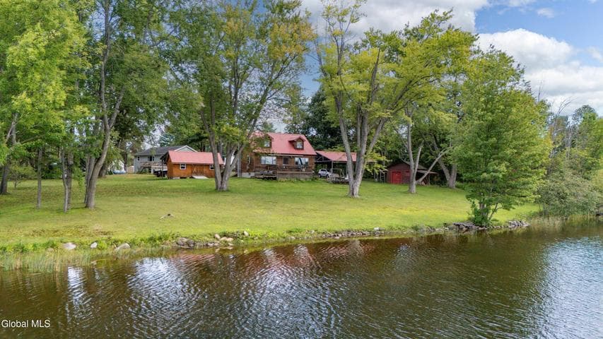 19 Curtain Avenue, Mayfield, NY, photo 2