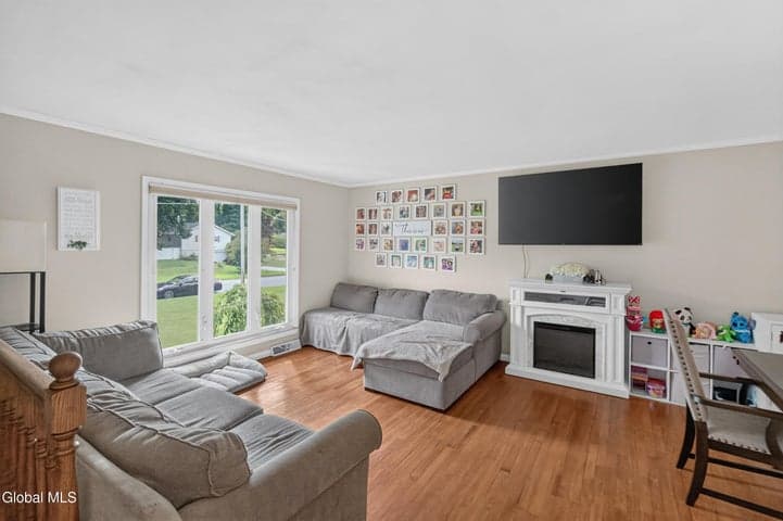 21 Evergreen, Clifton Park, NY, photo 5