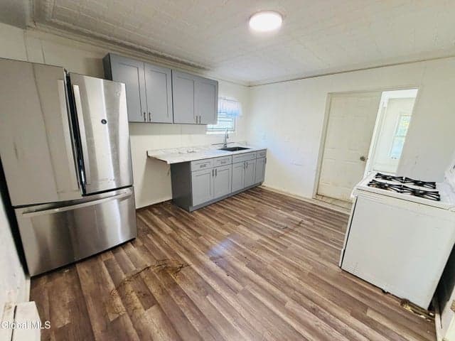 97 Grove Street, Amsterdam, NY, photo 3