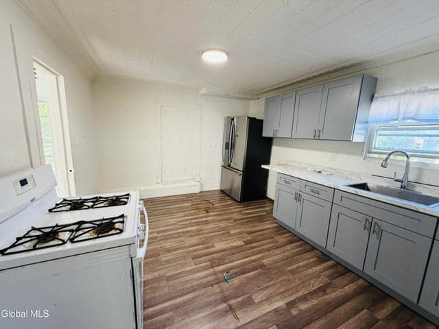 97 Grove Street, Amsterdam, NY, photo 5