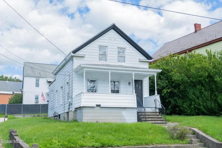 142 Saratoga Avenue, Mechanicville, NY