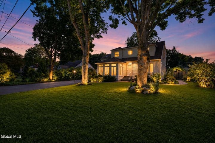 9 Nielsen Road, Guilderland, NY, photo 2