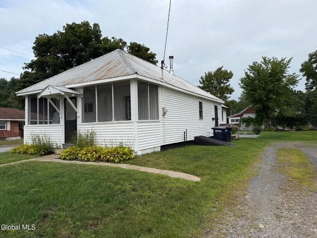308 W Maple Street, Corinth, NY, photo 1