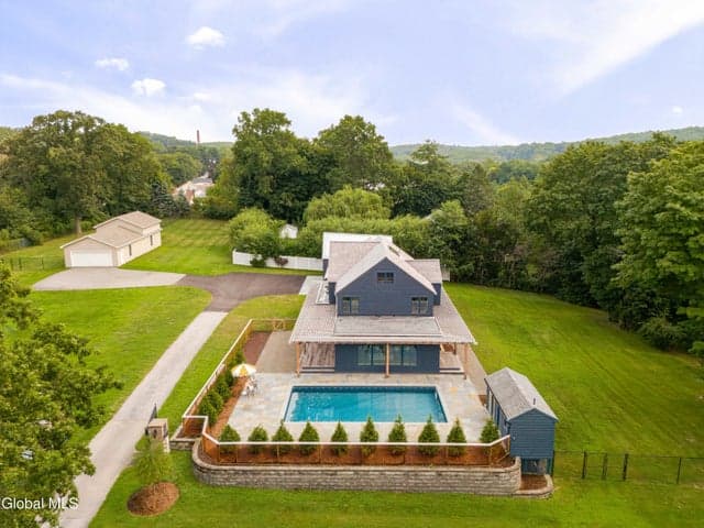 20 Dallis Place, Beacon, NY, photo 2