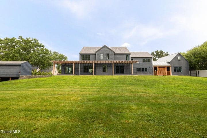 20 Dallis Place, Beacon, NY, photo 4
