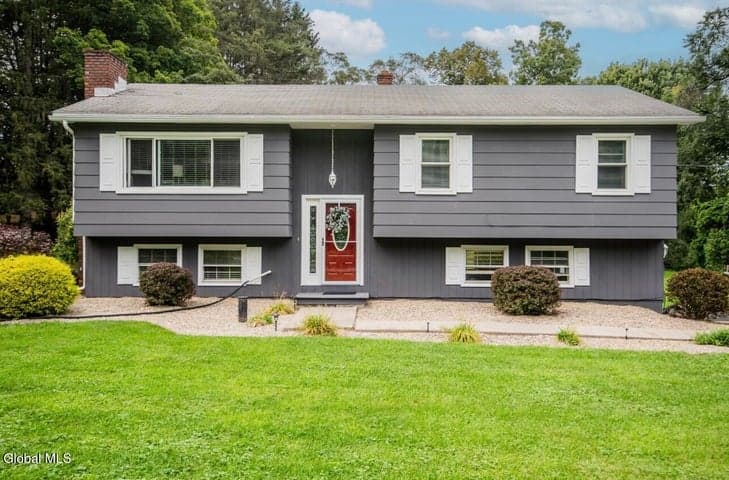 39 Hicks Road, Queensbury, NY, photo 2