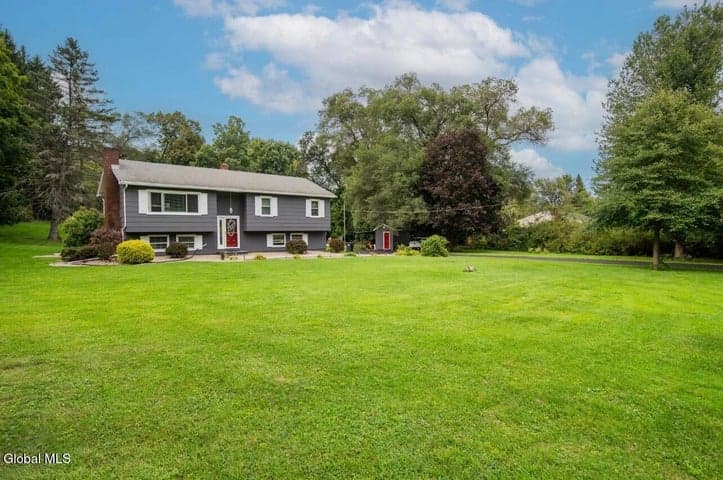 39 Hicks Road, Queensbury, NY, photo 3