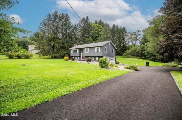 39 Hicks Road, Queensbury, NY, photo 4