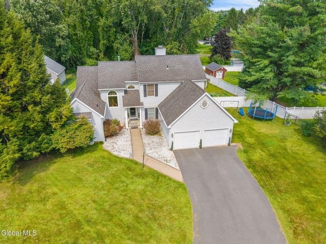 302 Quidor Court, Slingerlands, NY, photo 3