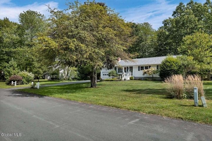 54 Patroon Place, Clifton Park, NY, photo 4