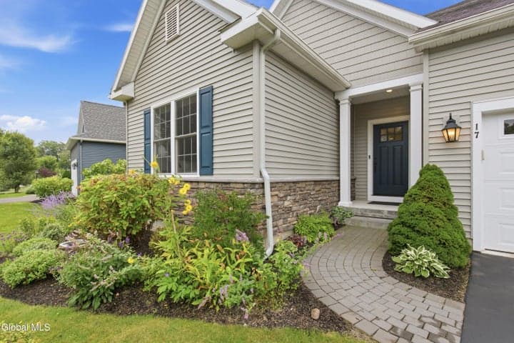 17 Linden Drive, Halfmoon, NY, photo 4