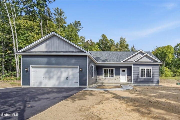 18 Wolfe Road, Queensbury, NY, photo 3