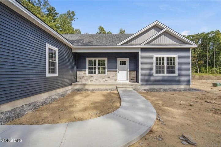 18 Wolfe Road, Queensbury, NY, photo 4