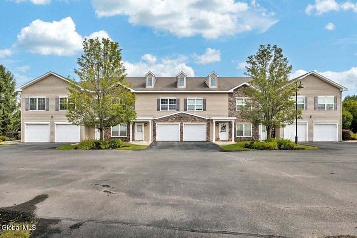103 Worthington Terrace, North Greenbush, NY, photo 1