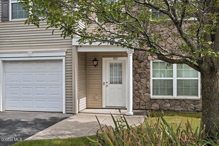 103 Worthington Terrace, North Greenbush, NY, photo 4