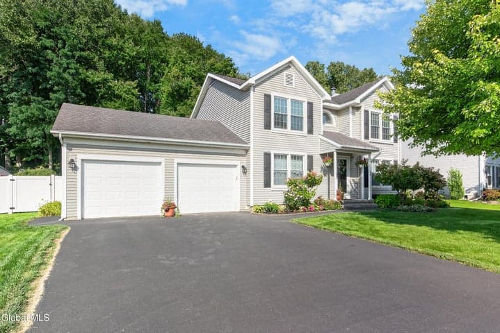 25 Erie Drive, Slingerlands, NY, photo 4