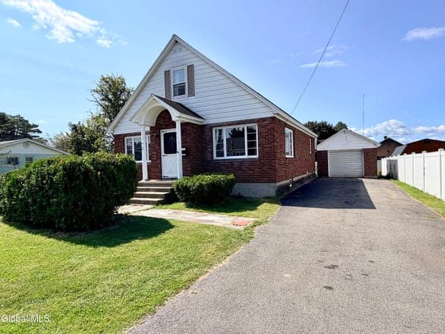 54 Tremont Avenue, Amsterdam, NY, photo 3