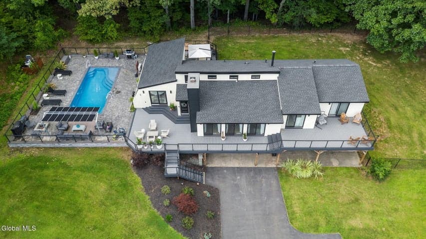 109 Wilrose Lane, Brunswick, NY, photo 3