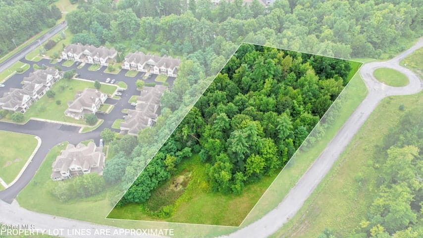 L1 Hilltop Drive, Wilton, NY, photo 4